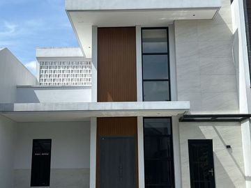 Disewakan Rumah Brand New Semi Furnish Dekat Akses Tol dan Kawasan Kuliner di Sutera Harmoni Alam Sutera Tangerang
