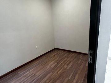 Disewakan Rumah Brand New Semi Furnish Dekat Akses Tol dan Kawasan Kuliner di Sutera Harmoni Alam Sutera Tangerang