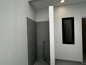 Disewakan Rumah Brand New Semi Furnish Dekat Akses Tol dan Kawasan Kuliner di Sutera Harmoni Alam Sutera Tangerang