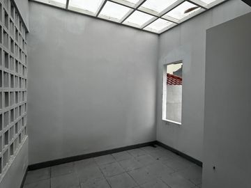 Disewakan Rumah Brand New Semi Furnish Dekat Akses Tol dan Kawasan Kuliner di Sutera Harmoni Alam Sutera Tangerang