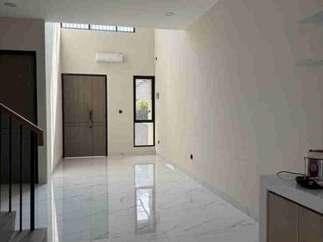 Rumah Baru Siap Huni, Desain Estetik Cantik Nyaman untuk Keluarga HRB199