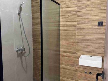 Rumah Baru Siap Huni, Desain Estetik Cantik Nyaman untuk Keluarga HRB199