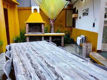 Villa Tropis Dengan Sentuhan Balinese Dekat Pantai Saba