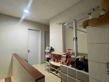 Dijual Rumah desain cantik Minimalis lokasi strategis, terawat seperti baru DMB59