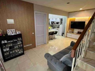 Dijual Rumah desain cantik Minimalis lokasi strategis, terawat seperti baru DMB59