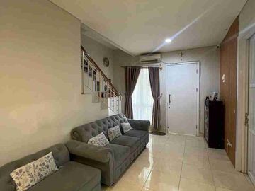 Dijual Rumah desain cantik Minimalis lokasi strategis, terawat seperti baru DMB59