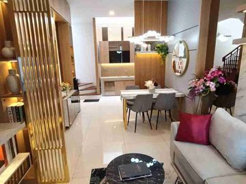 Rumah 2 Lantai Di Meruya