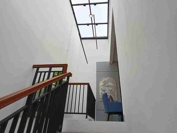 Rumah 2 Lantai Di Meruya