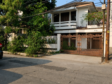 Rumah Klasik Ratu Melati Taman Ratu Jalan Lebar 3 mobil Jakbar n1156