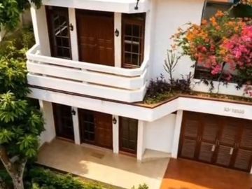 Rumah Klasik Ratu Melati Taman Ratu Jalan Lebar 3 mobil Jakbar n1156