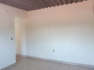 Venta de propiedad en la Colonia Melchor Muzquiz, Ecatepec de Morelos.  con 8 viviendas (4 de 2 recámaras y 4 de 1 recámara) y estacionamiento