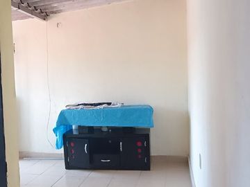 Venta de propiedad en la Colonia Melchor Muzquiz, Ecatepec de Morelos.  con 8 viviendas (4 de 2 recámaras y 4 de 1 recámara) y estacionamiento