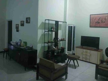 RUMAH LEBAR 8 MEDAYU UTARA DEKAT UPN PANDUGO RUNGKUT RAYA MERR SURABAYA