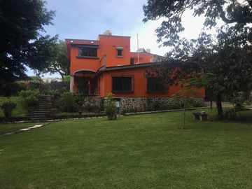CASA EN JARDINES LAS DELICIAS