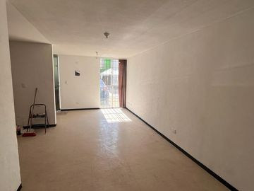 Casa en venta en Parque San Mateo, Cuautitlán - 2 recamaras y 1.5 baños.