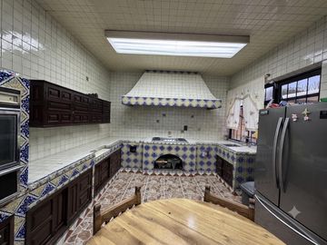 Casa en Esquina Frente a Parque | 512 m² de Terreno | Colonia El Mirador Puebla