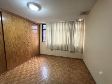 Casa en Esquina Frente a Parque | 512 m² de Terreno | Colonia El Mirador Puebla