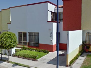 CASA EN VENTA EN CANDILES, QUERETARO.
