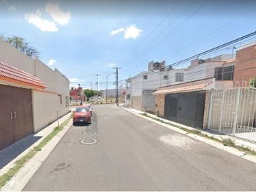 CASA EN VENTA EN CANDILES, QUERETARO.