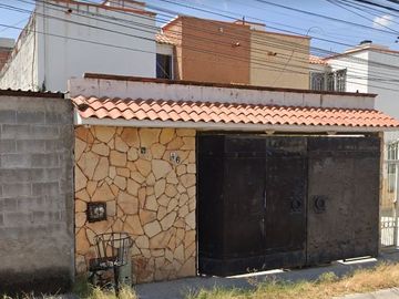 CASA EN VENTA EN CANDILES, QUERETARO.