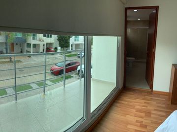 CASA AMUEBLADA EN RENTA RESIDENCIAL NATURA CERCA DE PUNTO VERDE Y CENTRO MAX LEON, GTO.
