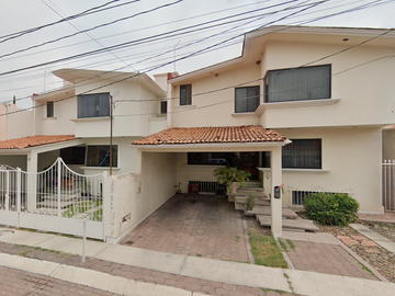 CASA EN VENTA EN COLINAS DE CIMATORIO, QUERETARO.