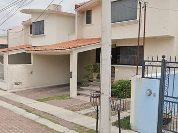CASA EN VENTA EN COLINAS DE CIMATORIO, QUERETARO.