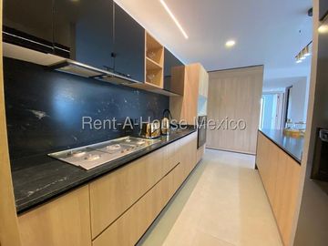 Departamento en Venta en Huixquilucan, Bosque Real CMB 27-302.
