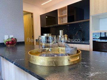 Departamento en Venta en Huixquilucan, Bosque Real CMB 27-302.