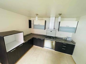 LINDA CASA EN RENTA RESIDENCIAL TERRALTA METEPEC A UN COSTADO DEL PARQUE BICENTENARIO Y AV TECNOLOGICO