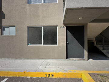 Departamento de recuperación bancaria a la venta en Santa María Ajoloapan, Estado de México.