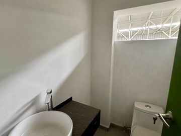 Bodega en Renta en Santa Ana Tepatitlán | 632 m² para Operación y Almacenamiento