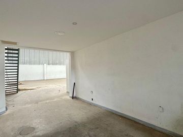 Bodega en Renta en Santa Ana Tepatitlán | 632 m² para Operación y Almacenamiento
