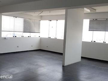 OFICINA EN VENTA EN PERAL