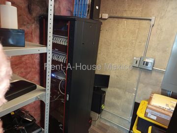 Oficina Amueblada en Venta en Centro Sur | 356 m² | Más de 70 Estaciones de Trabajo | Seguridad 24/7 / DG