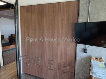 Oficina Amueblada en Venta en Centro Sur | 356 m² | Más de 70 Estaciones de Trabajo | Seguridad 24/7 / DG