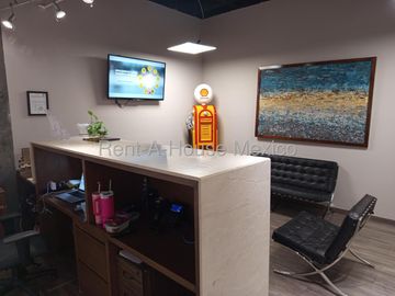 Oficina Amueblada en Venta en Centro Sur | 356 m² | Más de 70 Estaciones de Trabajo | Seguridad 24/7 / DG
