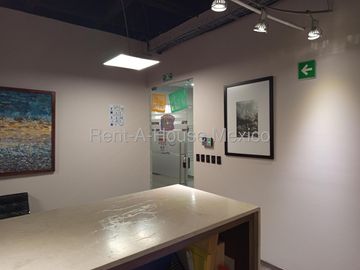Oficina Amueblada en Venta en Centro Sur | 356 m² | Más de 70 Estaciones de Trabajo | Seguridad 24/7 / DG