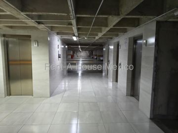 Oficina Amueblada en Venta en Centro Sur | 356 m² | Más de 70 Estaciones de Trabajo | Seguridad 24/7 / DG