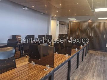 Oficina Amueblada en Venta en Centro Sur | 356 m² | Más de 70 Estaciones de Trabajo | Seguridad 24/7 / DG