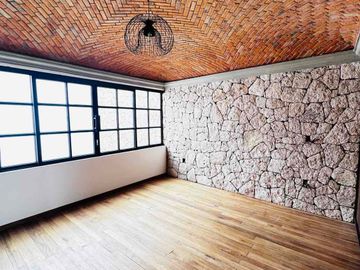 Casa sin Muebles ,4 recámaras.