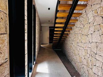 Casa sin Muebles ,4 recámaras.