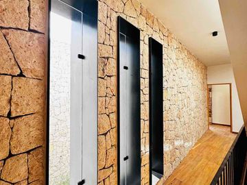 Casa sin Muebles ,4 recámaras.