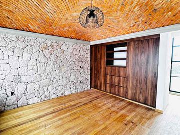 Casa sin Muebles ,4 recámaras.