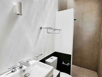 Casa sin Muebles ,4 recámaras.