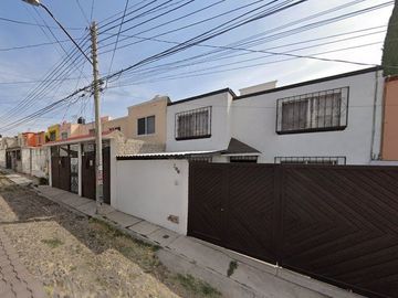 CASA EN VENTA EN MISION DE SANTA SOFIA, CANDILES, QUERETARO.