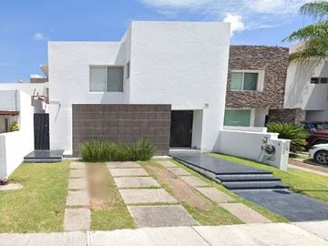 CASA EN VENTA EN CUMBRES DEL LAGO, JURIQUILLA, QUERETARO.