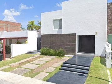 CASA EN VENTA EN CUMBRES DEL LAGO, JURIQUILLA, QUERETARO.