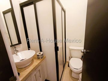 Loft Amueblado en Renta | Cerca de Los Arcos y Universidad Cuauhtémoc | Servicios Incluidos / DG
