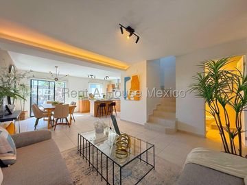 Casa en Venta | 3 Recámaras | Cocina Equipada | Jardín Interior | Amenidades / DG